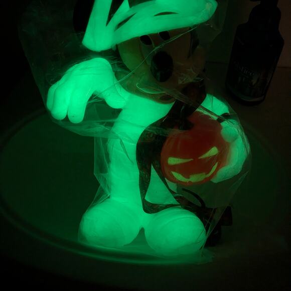 Mickey Mummy GLOW Popcorn Bucket 2021 Disney Parks Halloween New Factory Sealed - Picture 8 of 8